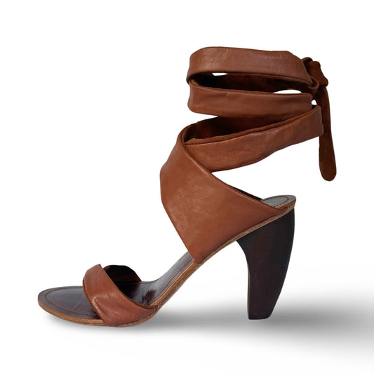 The Horn Heel-Tan